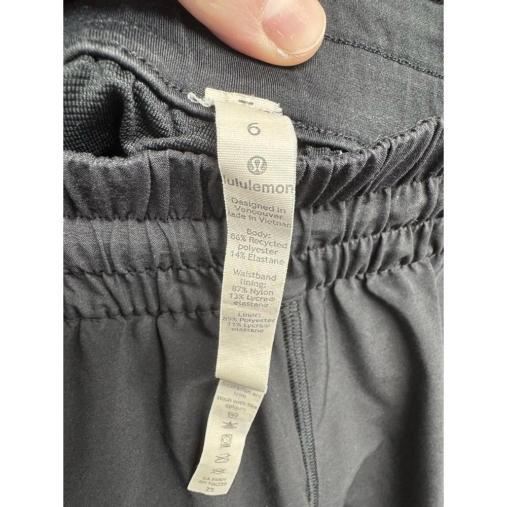 Lululemon Tracker Short V 4" Inseam Black - Picture 3 of 8